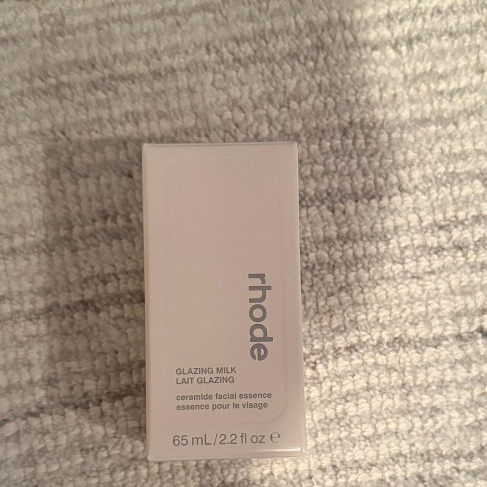 RHODE Glazing Milk Ceramide Essence in White